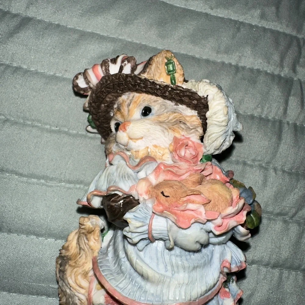 The‎ Thickets At Sweetbriar Precious Petals 350115 Cat Figurine